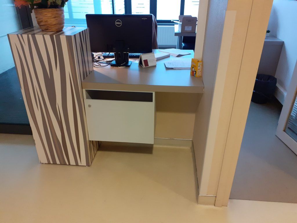 A Banque d'accueil-min